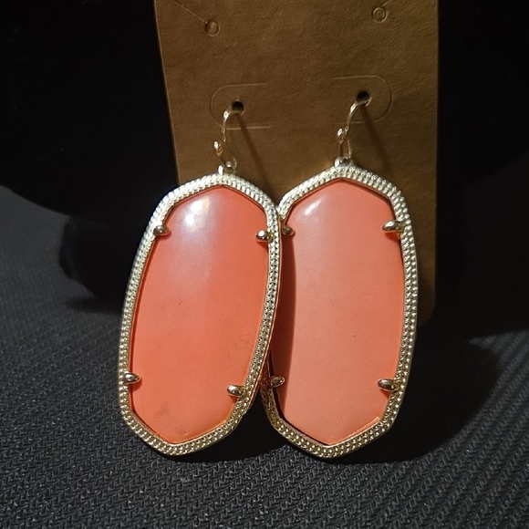 Kendra Scott Jewelry - 🚨2 For $40🚨Kendra Scott Elle Coral, Gold Plated Earrings